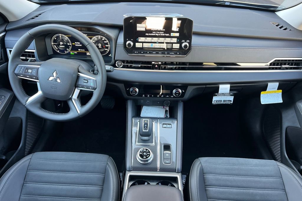 New 2025 Mitsubishi Outlander SE image 14