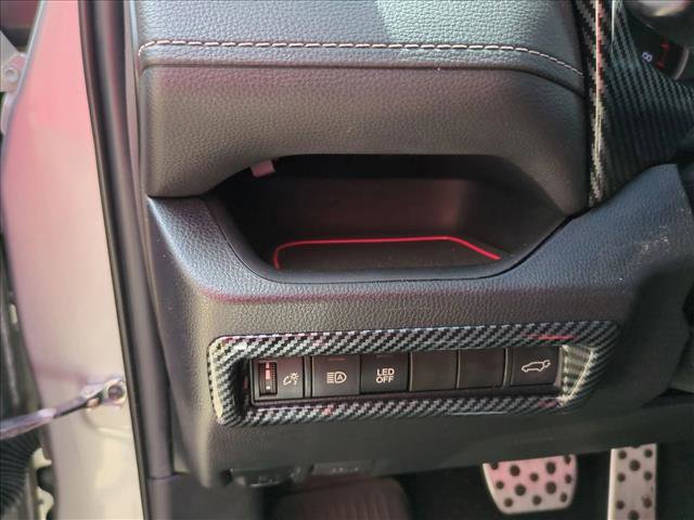 Used 2020 Toyota RAV4 XLE w/ Convenience Package FWD image 13