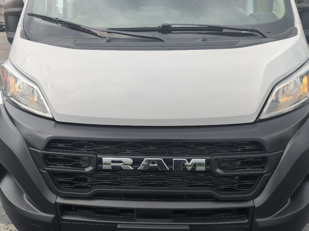 Used 2025 RAM ProMaster 2500 w/ Convenience Group FWD image 4