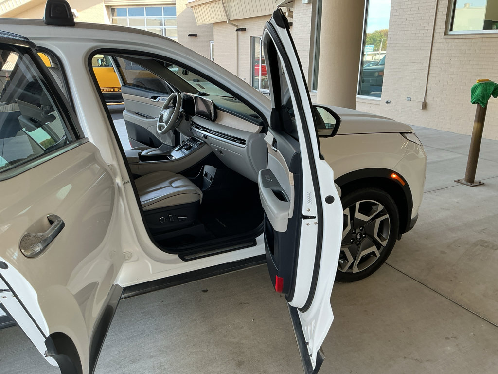 Used 2023 Hyundai Palisade Limited image 12