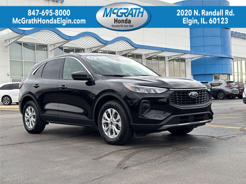 Used 2023 Ford Escape Active image 1