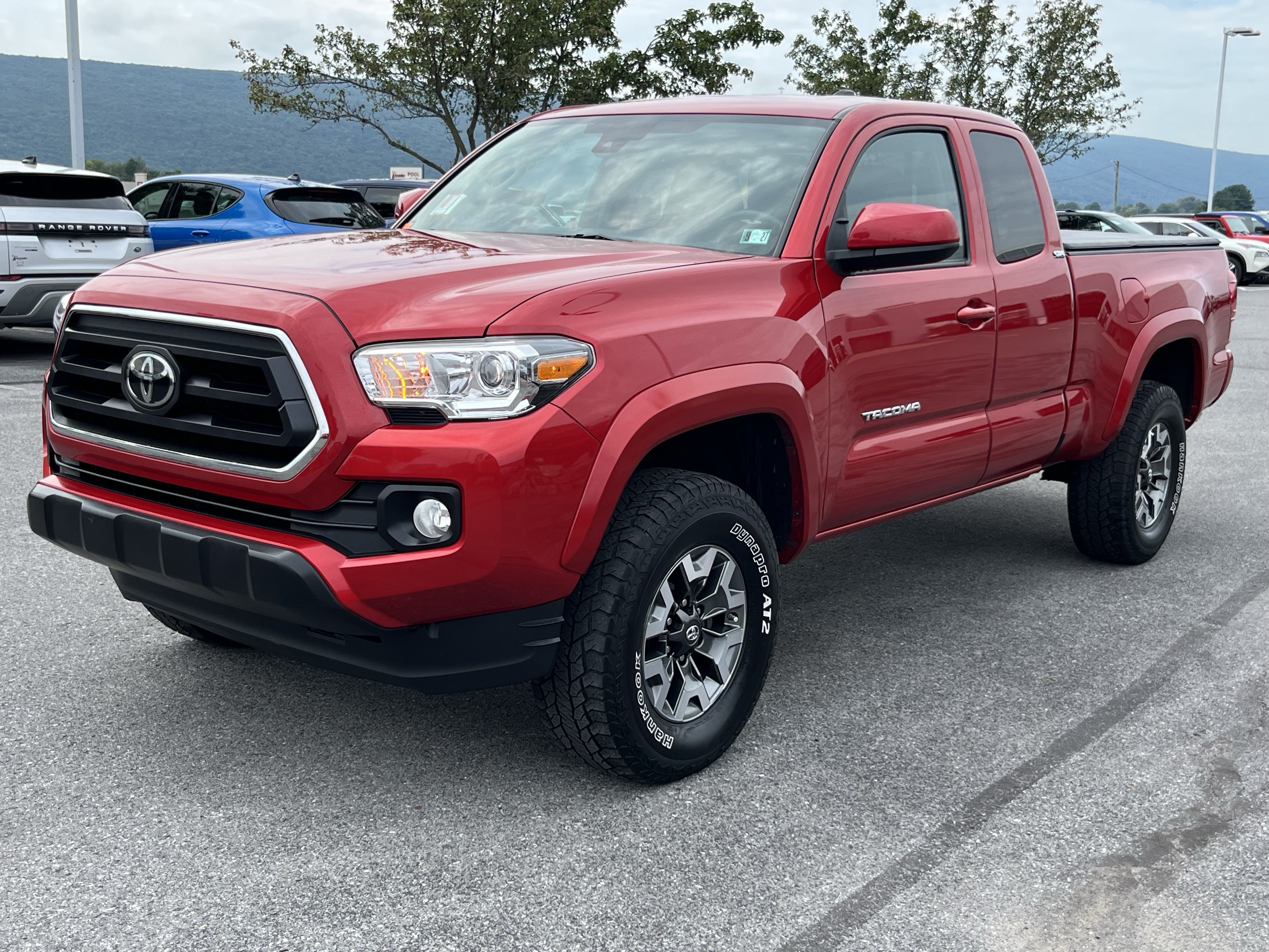 Used 2022 Toyota Tacoma SR5 AWD/4WD image 10