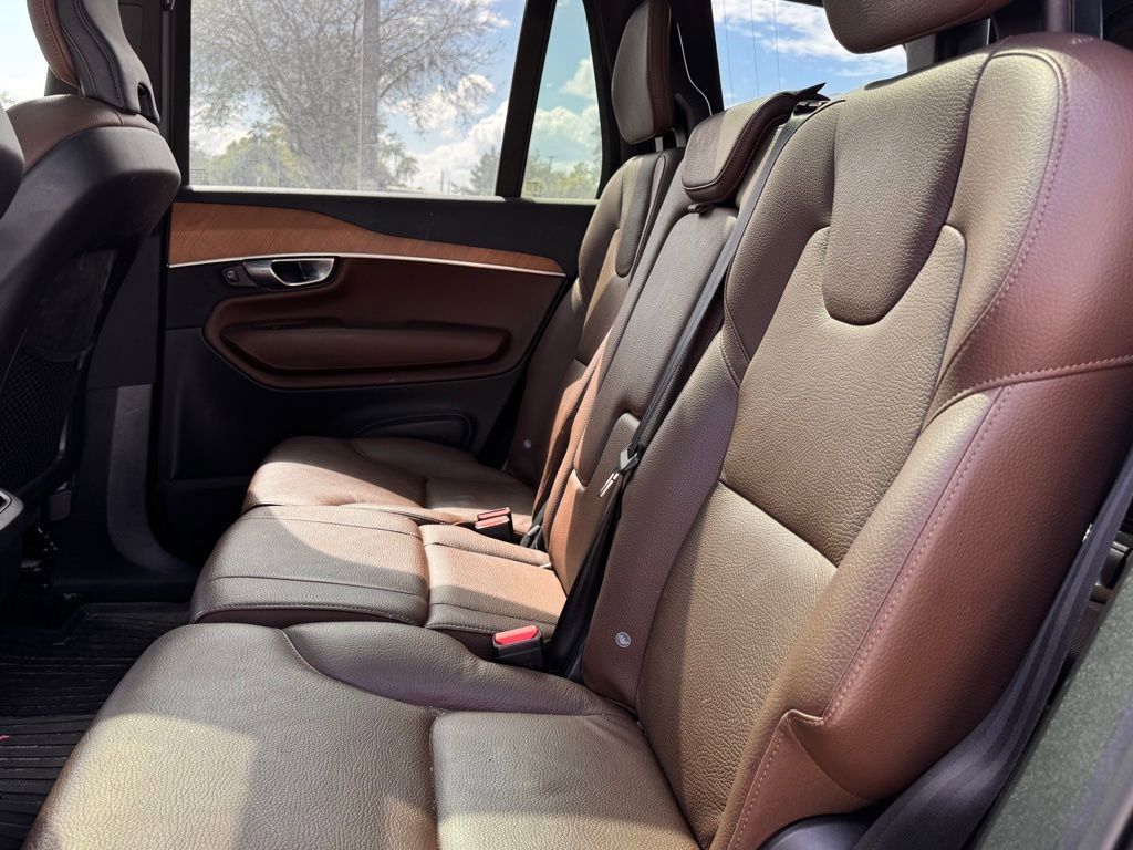 Used 2025 Volvo XC90 B6 Plus w/ Protection Package Premier AWD/4WD image 13