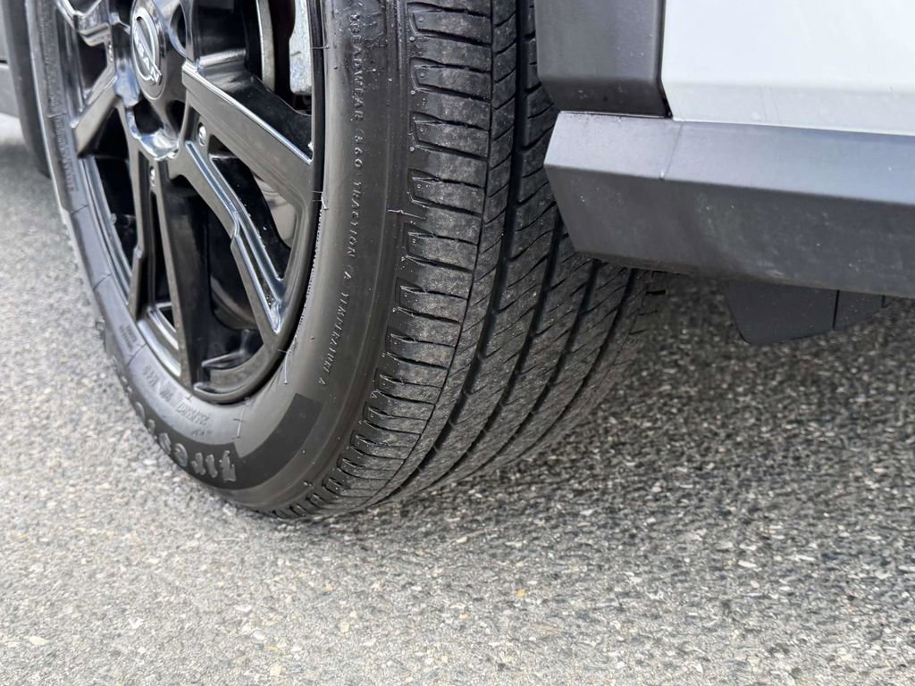 Used 2023 Nissan Kicks SR w/ SR Premium Package FWD image 13