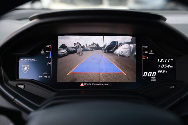Used 2019 Lamborghini Huracan LP 580-2 RWD image 38