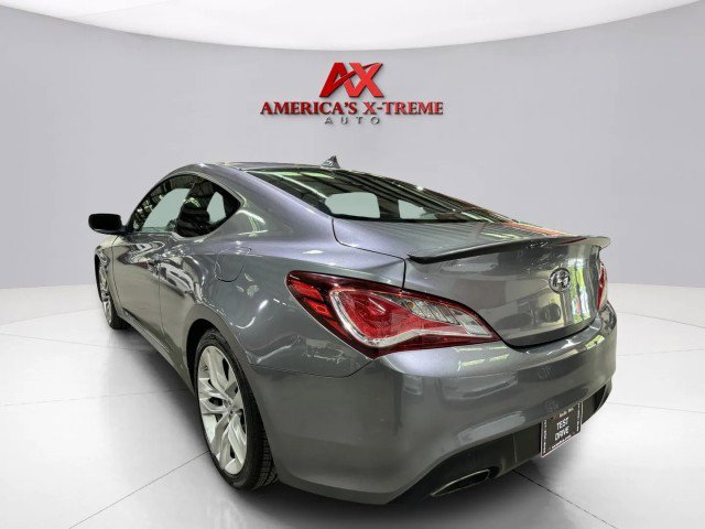 Used 2015 Hyundai Genesis 3.8 image 3