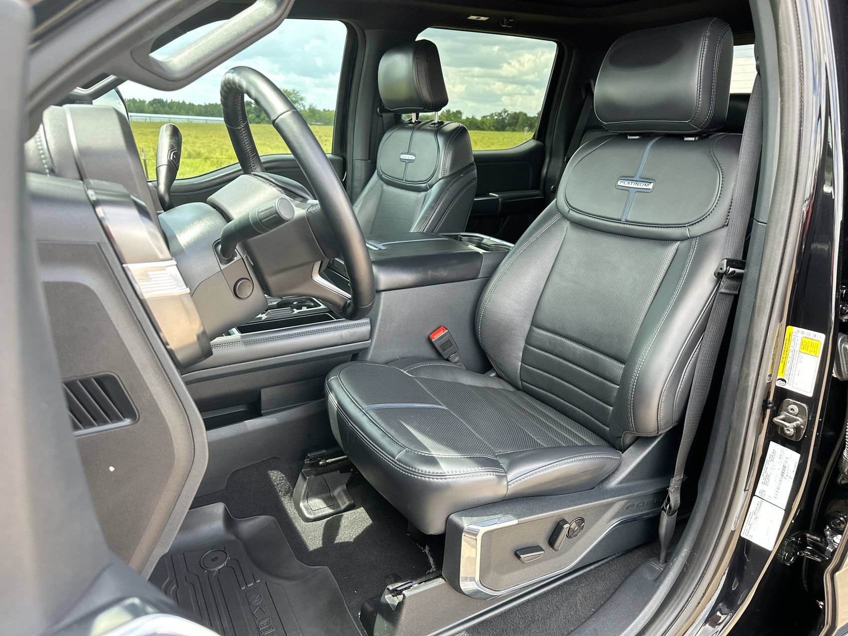 Used 2025 Ford F250 Platinum AWD/4WD image 11