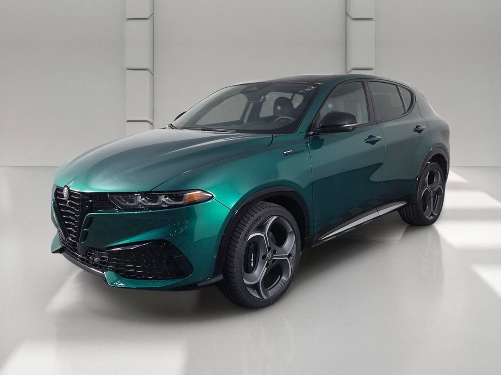 New 2026 Alfa Romeo Tonale w/ Active Assist Package AWD/4WD image 4