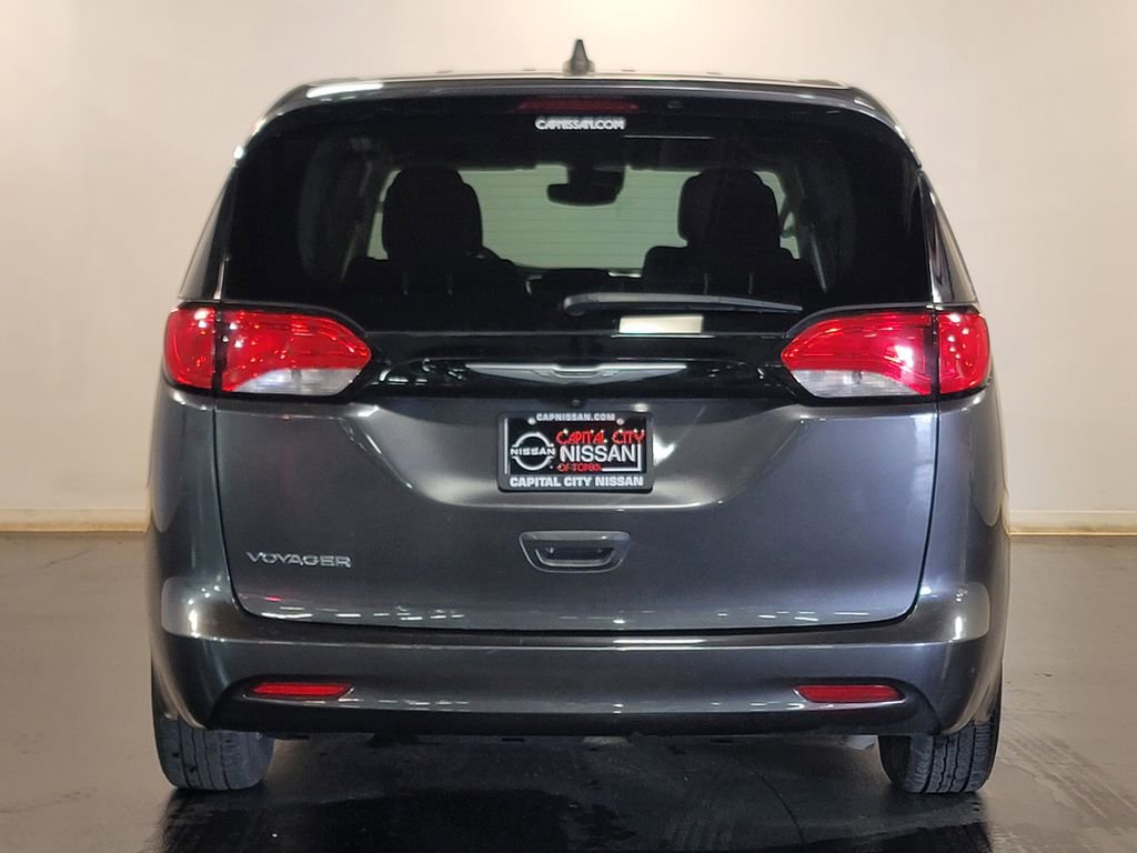 Used 2023 Chrysler Voyager LX image 25