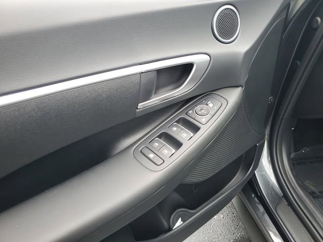 Certified 2023 Hyundai Sonata SE w/ Preferred Accessory Package FWD image 10