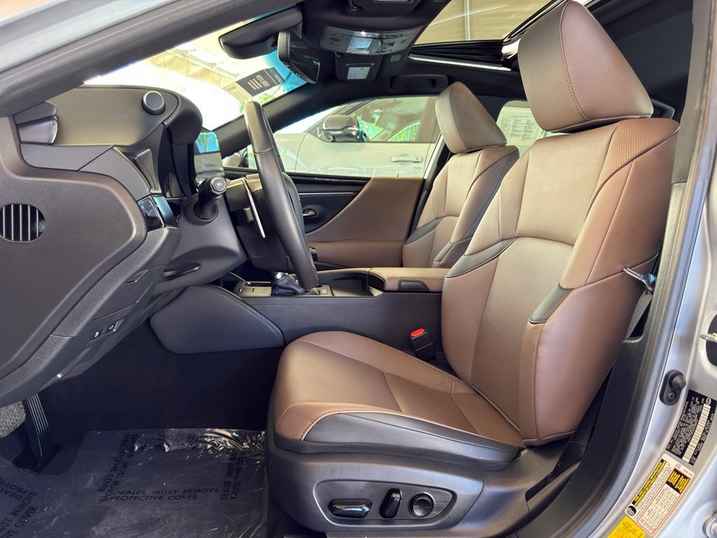 Certified 2025 Lexus ES 350 w/ Accessory Package (Z2) FWD image 16