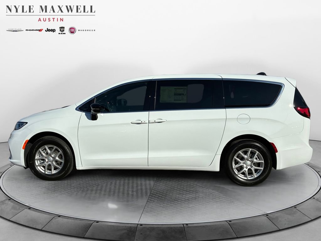 New 2026 Chrysler Pacifica Limited FWD image 13