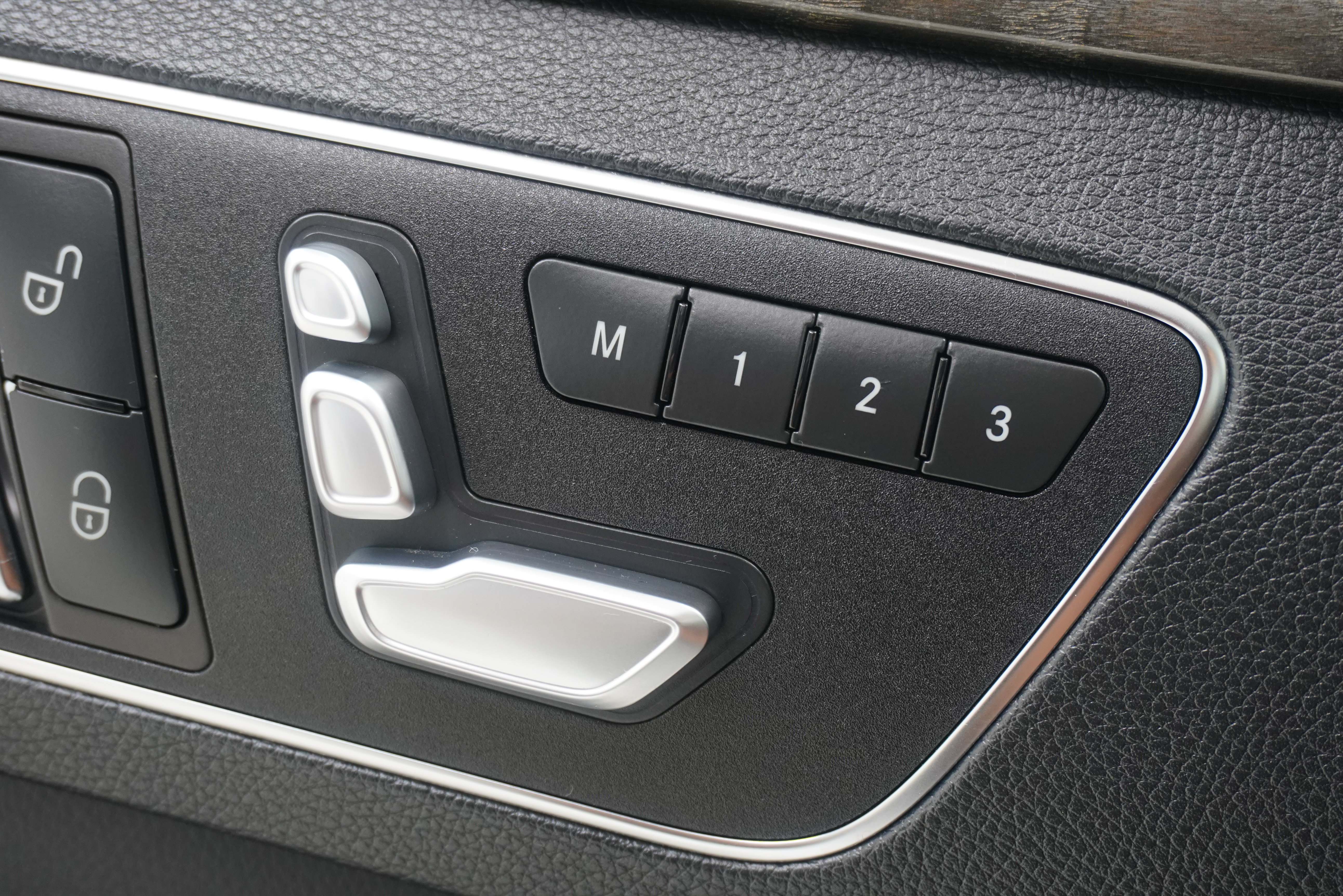 Used 2015 Mercedes-Benz E 350 Sedan image 14