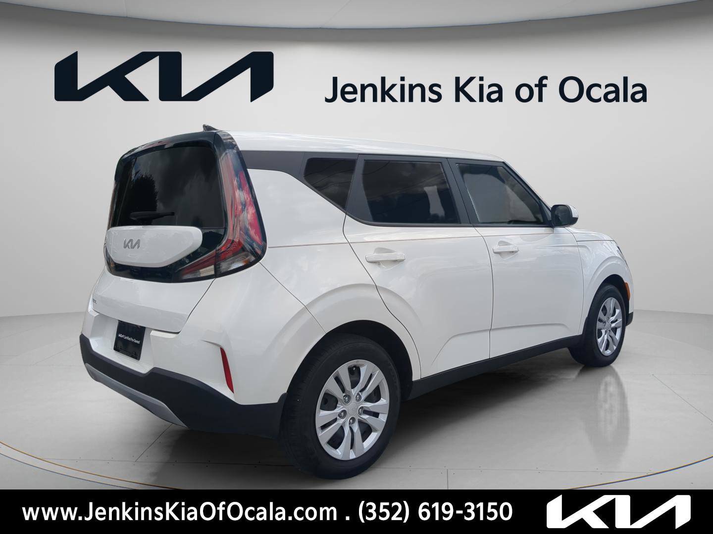 Certified 2023 Kia Soul LX FWD image 3