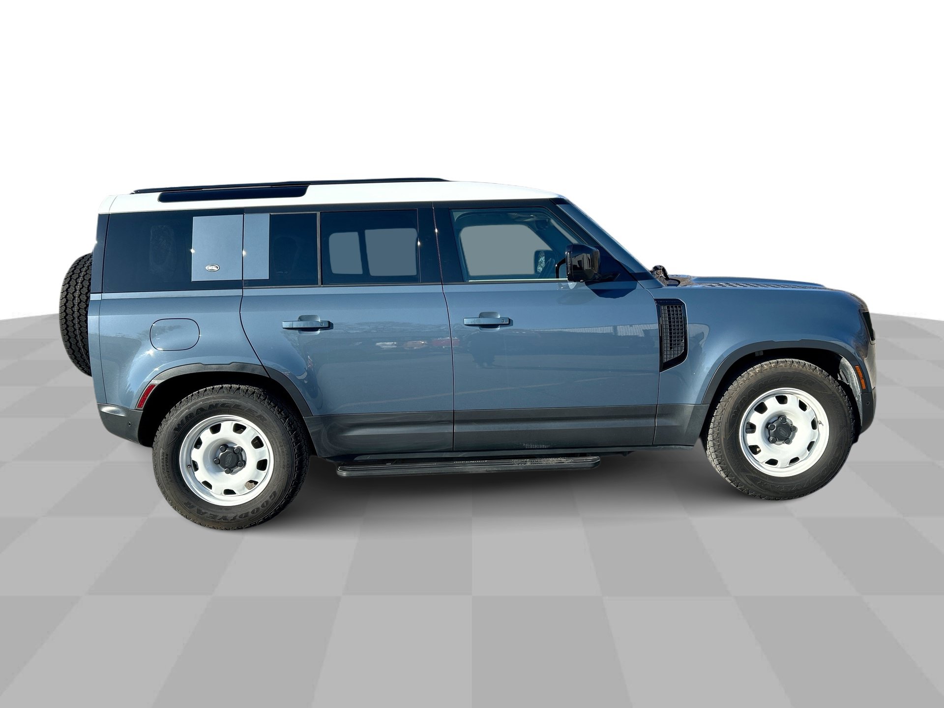 Used 2022 Land Rover Defender 110 S AWD/4WD image 11