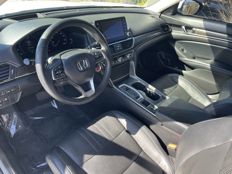 Used 2018 Honda Accord Touring image 9