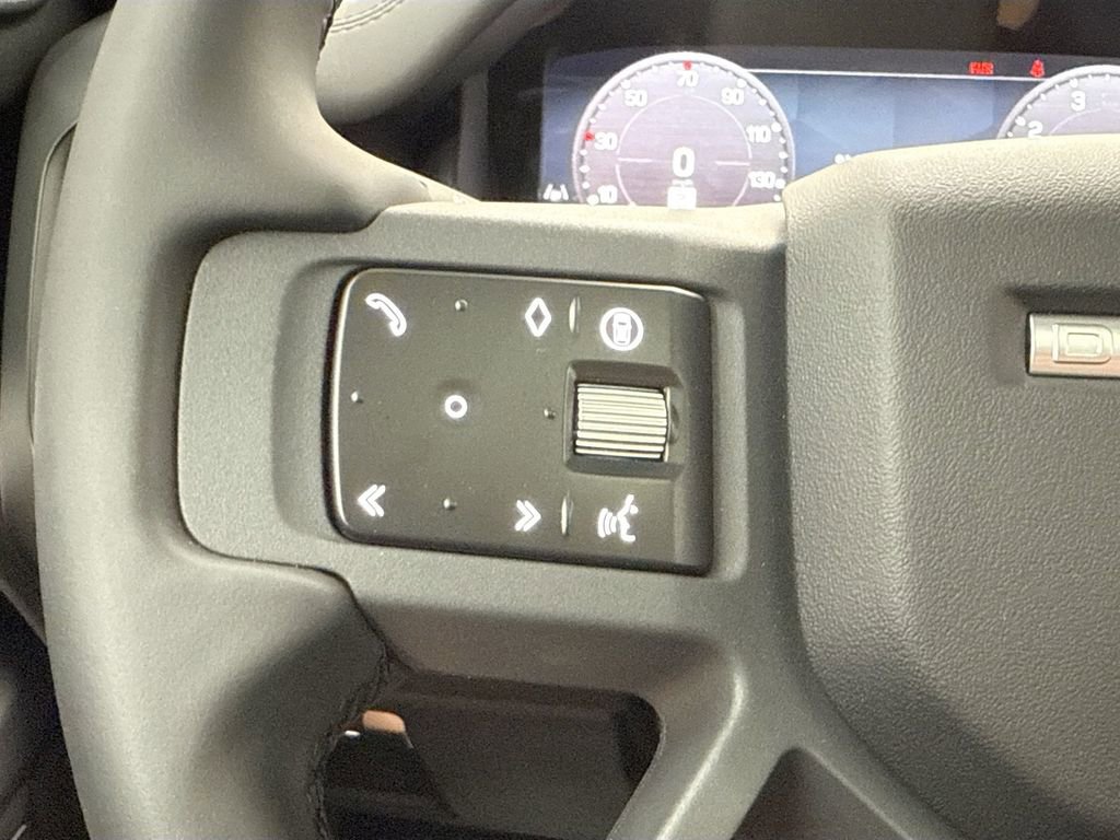 Used 2025 Land Rover Defender 110 S image 11