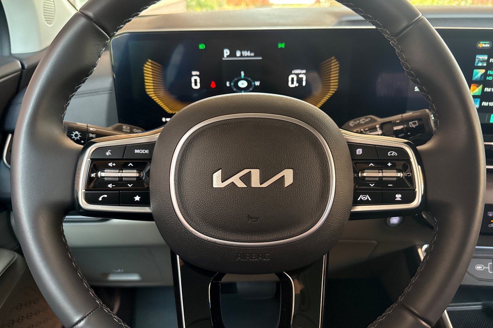 Used 2026 Kia Carnival EX FWD image 25