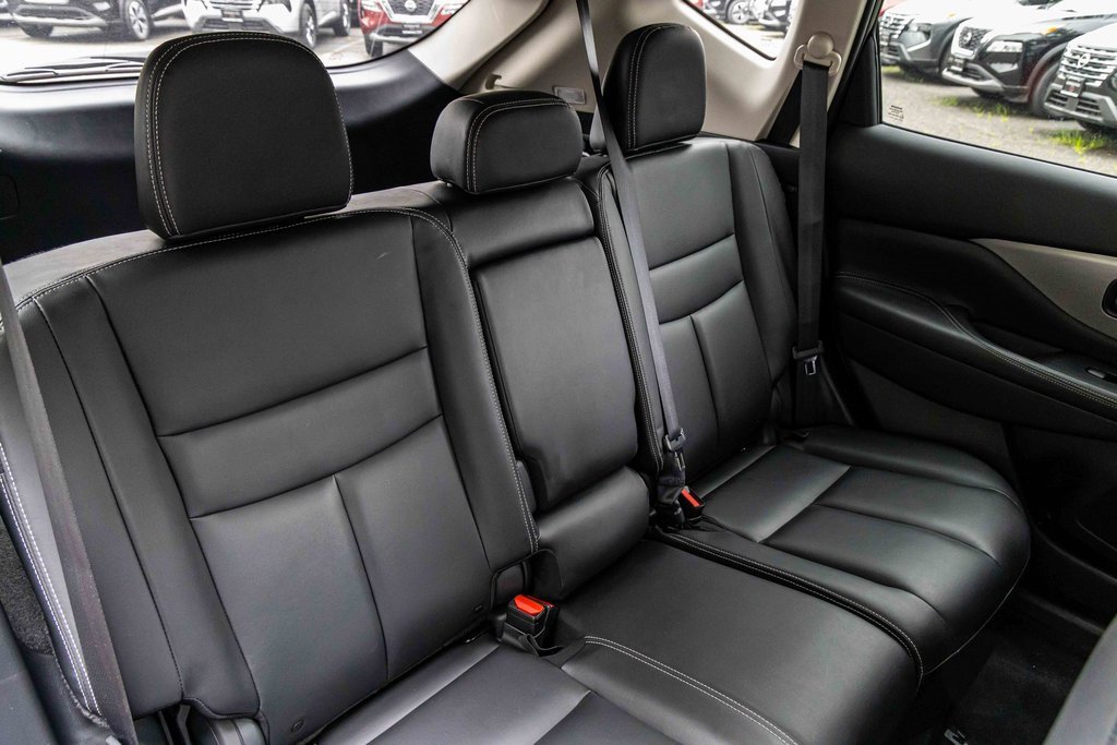 Certified 2024 Nissan Murano SV w/ SV Midnight Edition Package image 24