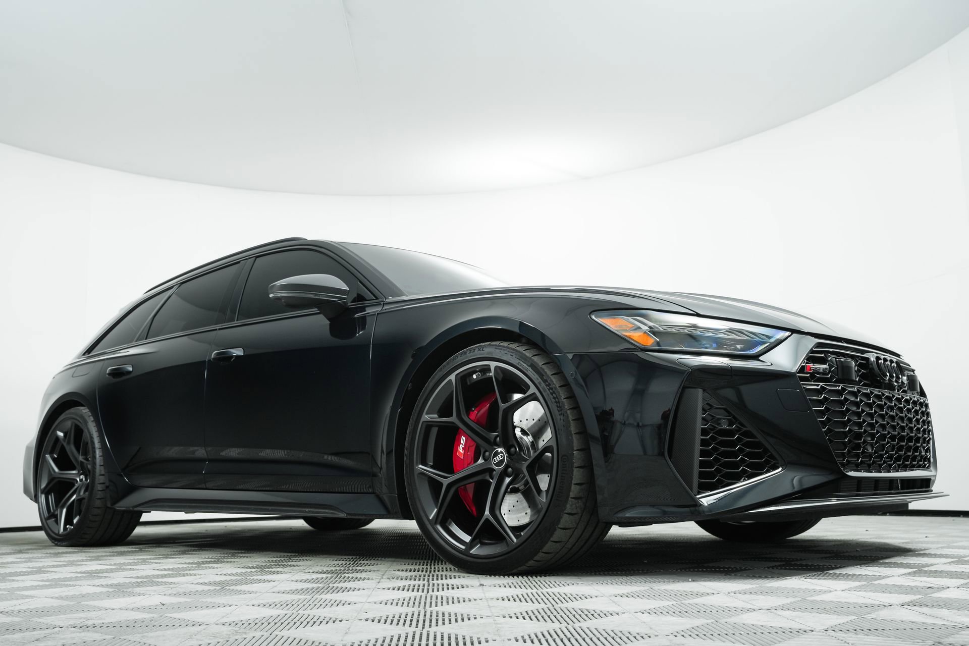 Used 2024 Audi RS 6 performance w/ Matte Carbon Package image 97