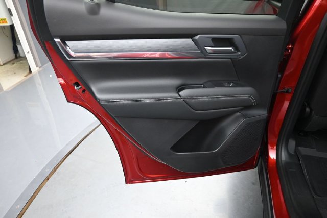 New 2027 GMC Terrain Elevation w/ LPO, Floor Liner Package AWD/4WD image 16