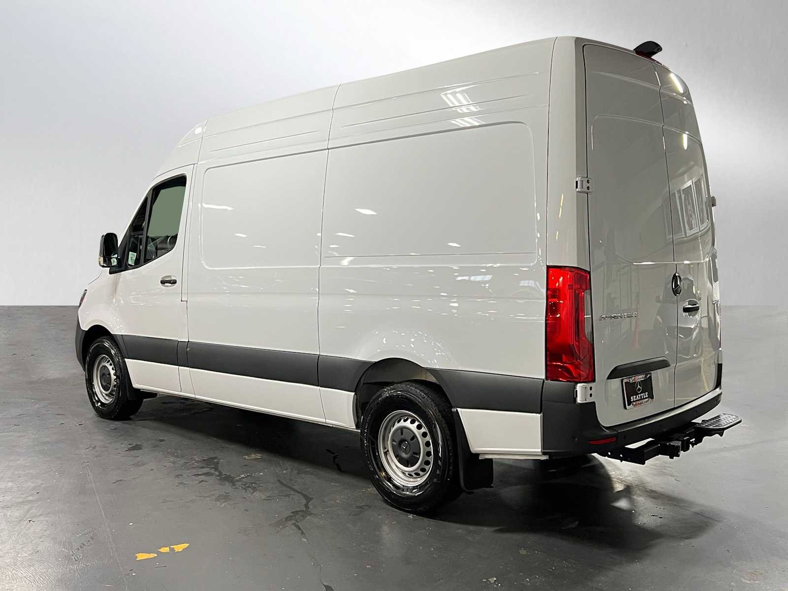 Used 2025 Mercedes-Benz Sprinter 2500 image 5
