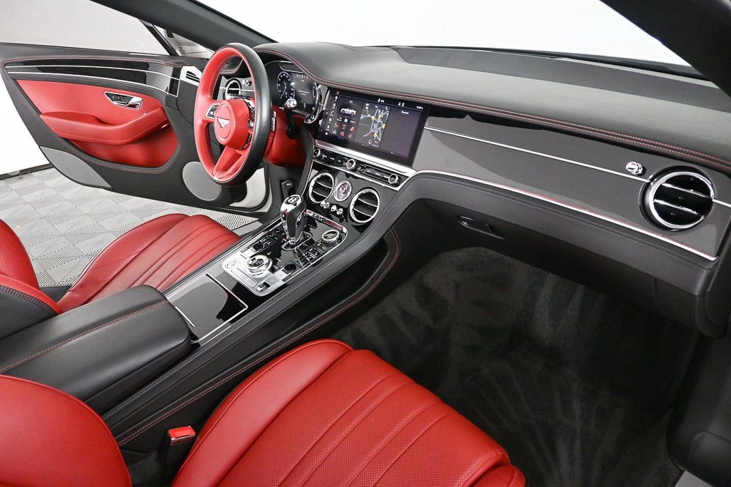 Used 2021 Bentley Continental GT V8 image 20
