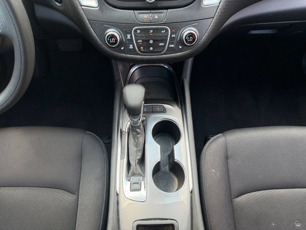 Used 2025 Chevrolet Malibu LT FWD image 11