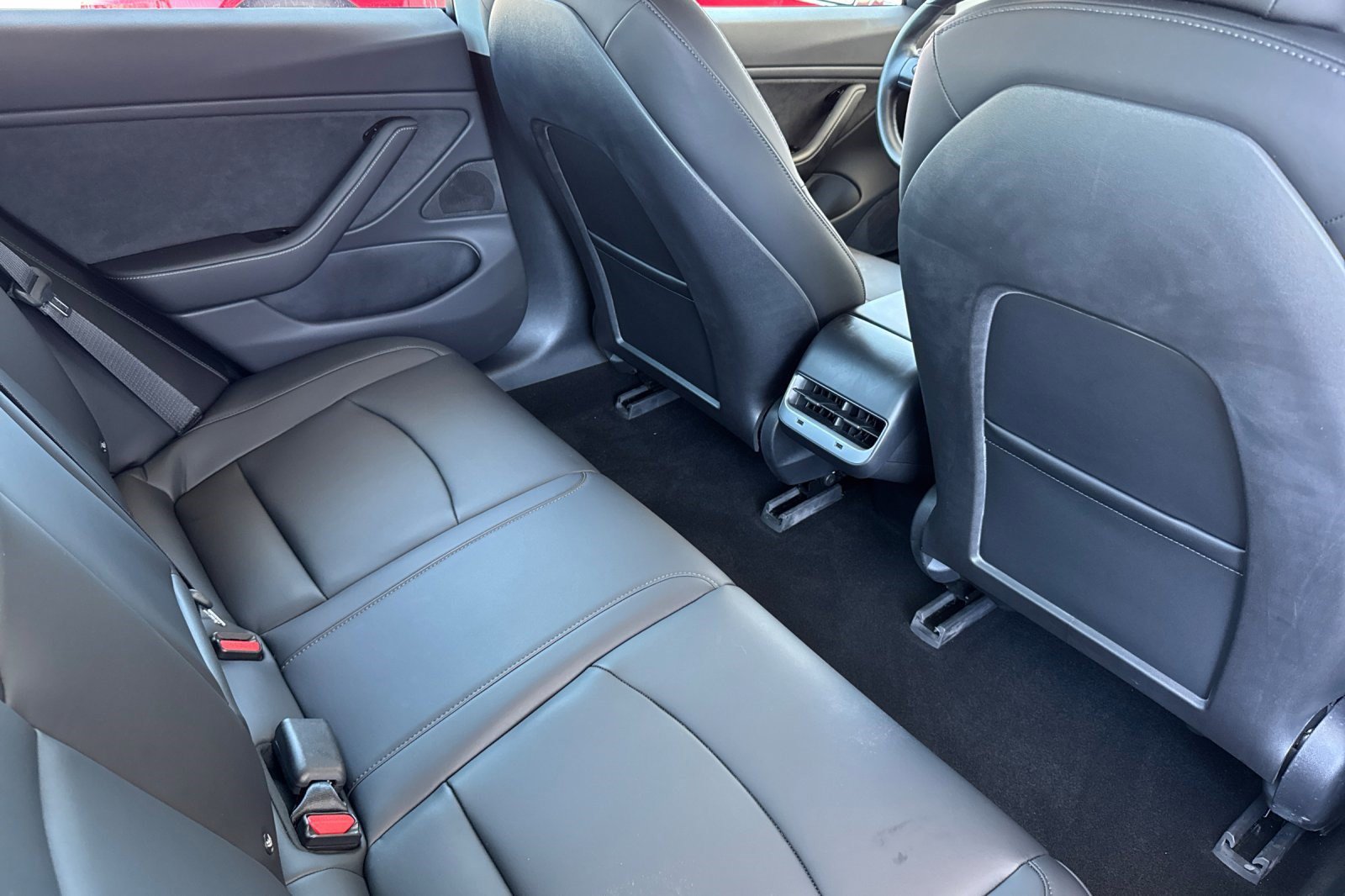 Used 2018 Tesla Model 3 Long Range RWD image 28