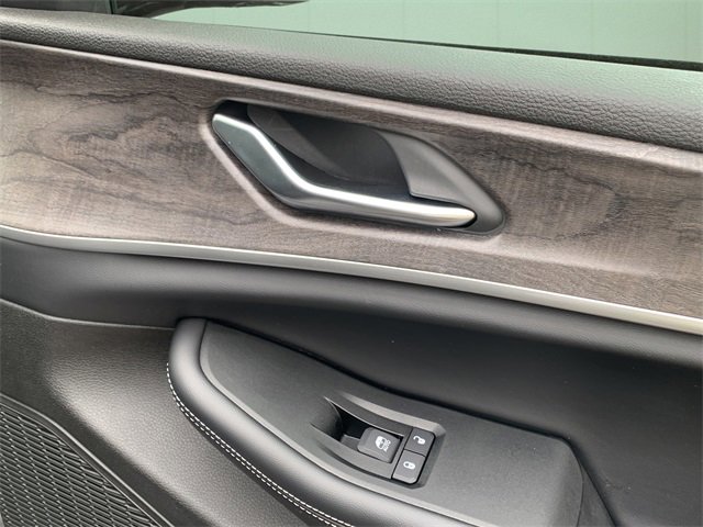 Certified 2025 Jeep Grand Cherokee Limited w/ Black Appearance Package image 36