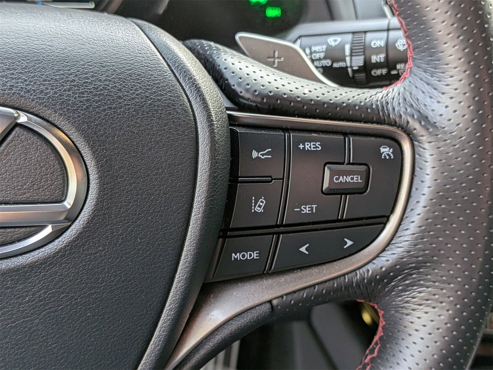 Used 2023 Lexus UX 250h F Sport image 19