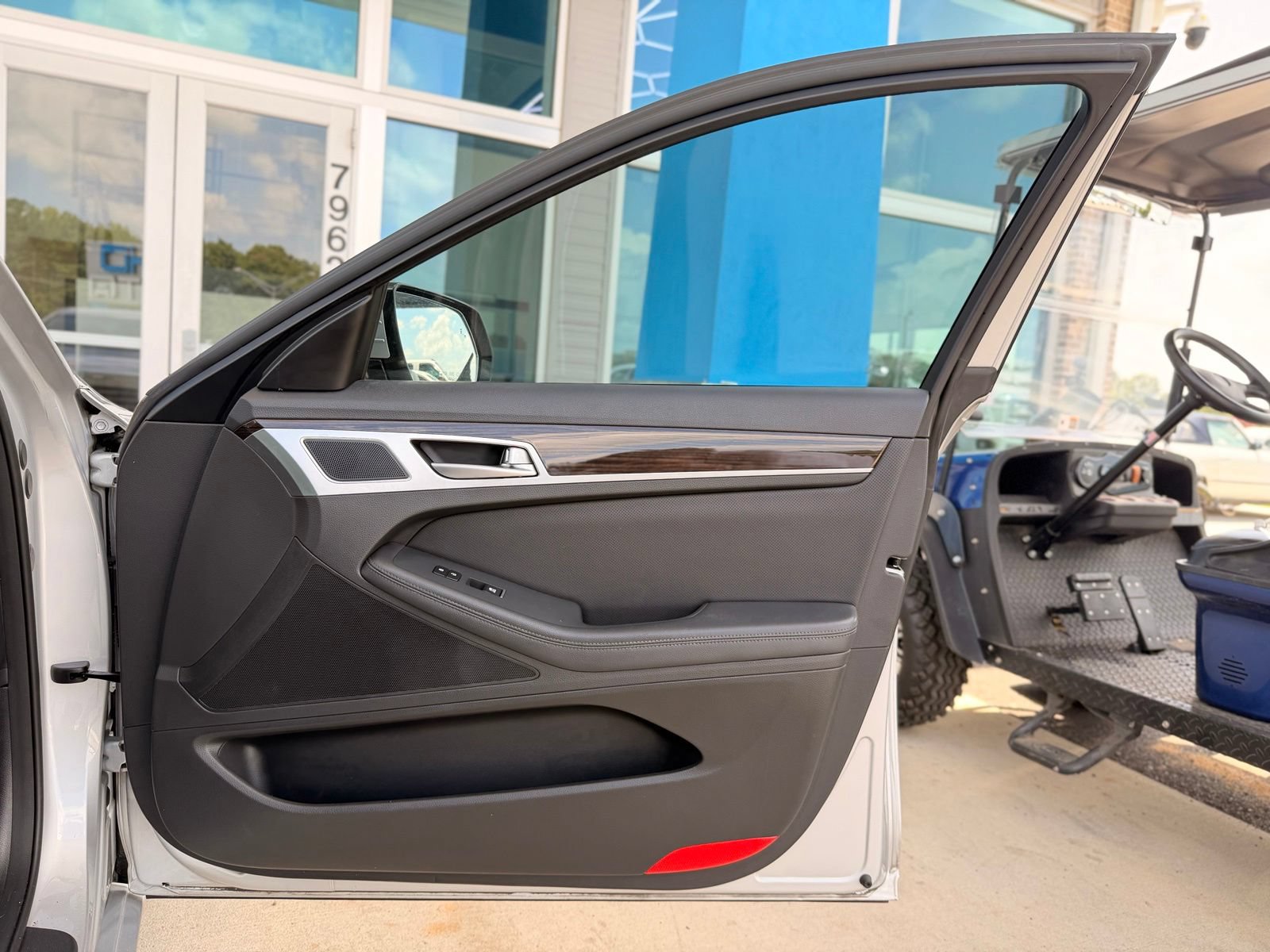 Used 2017 Genesis G80 3.8 AWD/4WD image 26