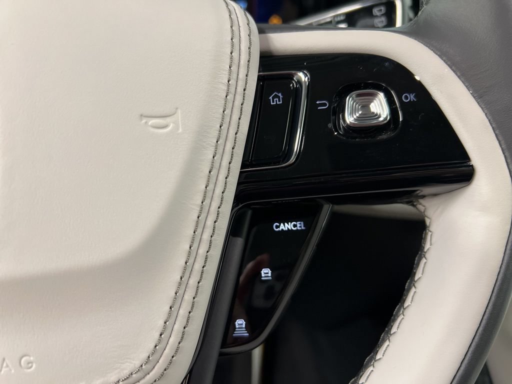 New 2026 Lincoln Aviator AWD image 18
