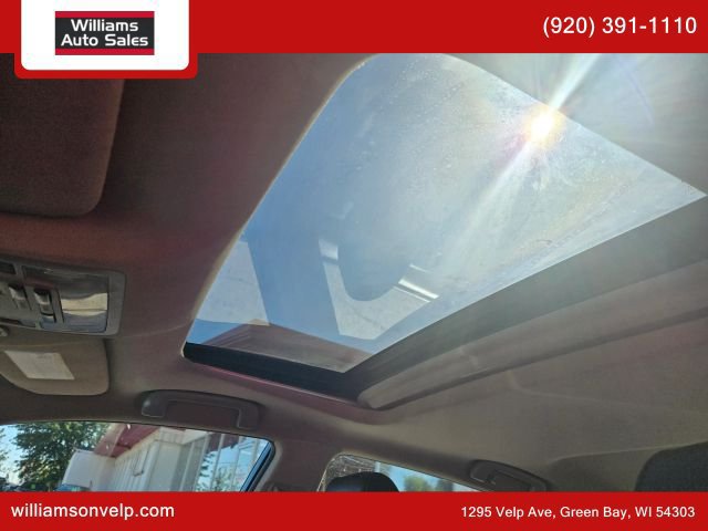 Used 2016 Toyota Avalon Limited w/ Toyota Safety Sense Package FWD image 2