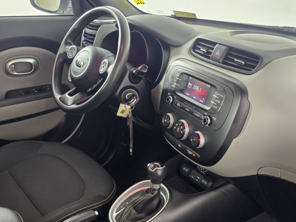 Used 2015 Kia Soul + image 43
