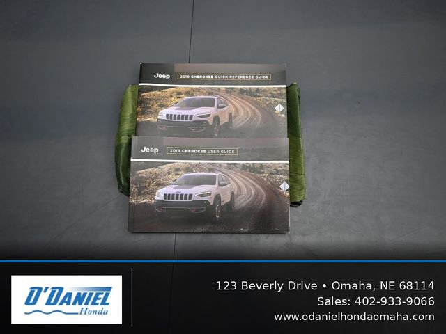 Used 2019 Jeep Cherokee Trailhawk w/ Cold Weather Group AWD/4WD image 41