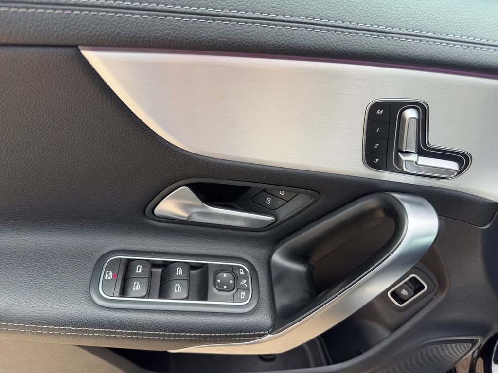 Used 2025 Mercedes-Benz CLA 250 image 16