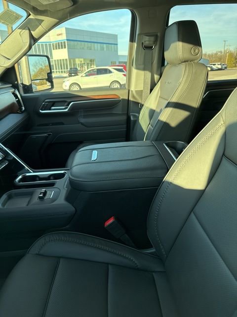 New 2026 GMC Sierra 3500 Denali w/ Denali Reserve Package image 11