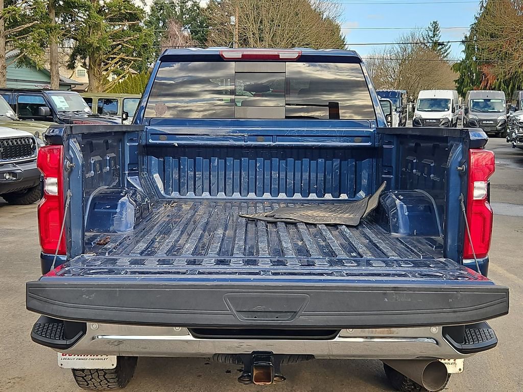 Used 2021 Chevrolet Silverado 3500 LTZ w/ LTZ Convenience Package image 10