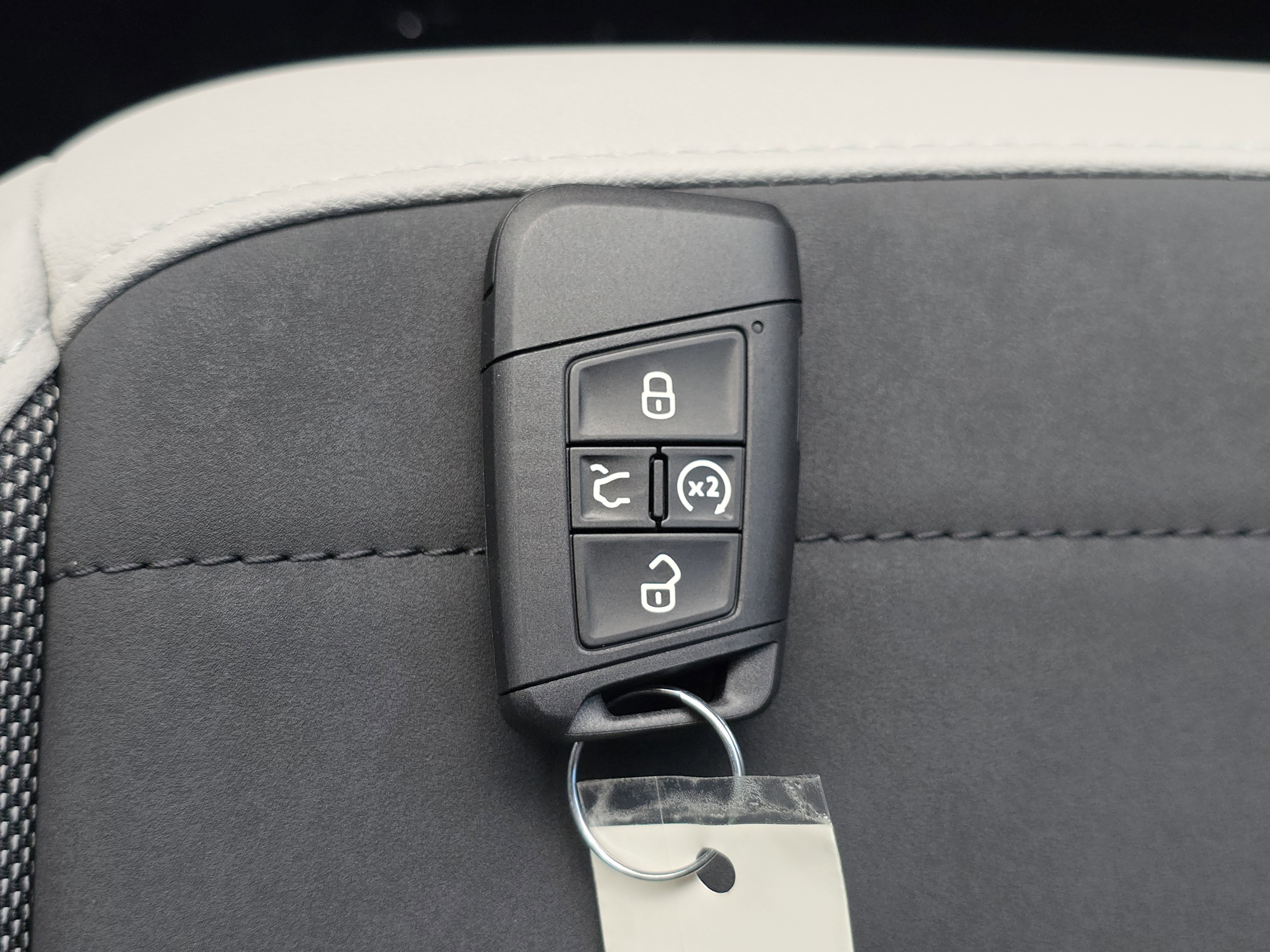 New 2025 Volkswagen Taos SE image 27