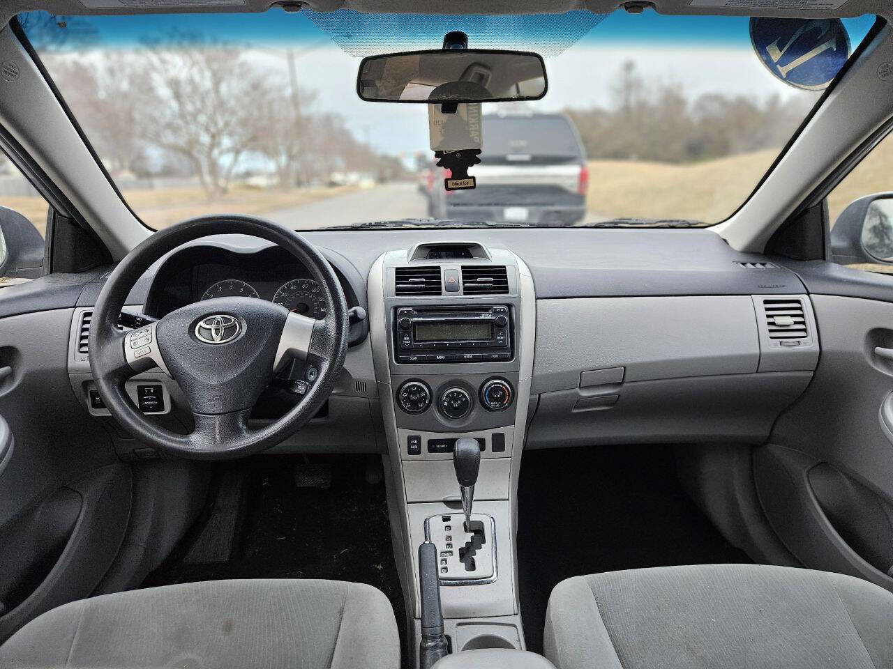 Used 2012 Toyota Corolla LE image 17