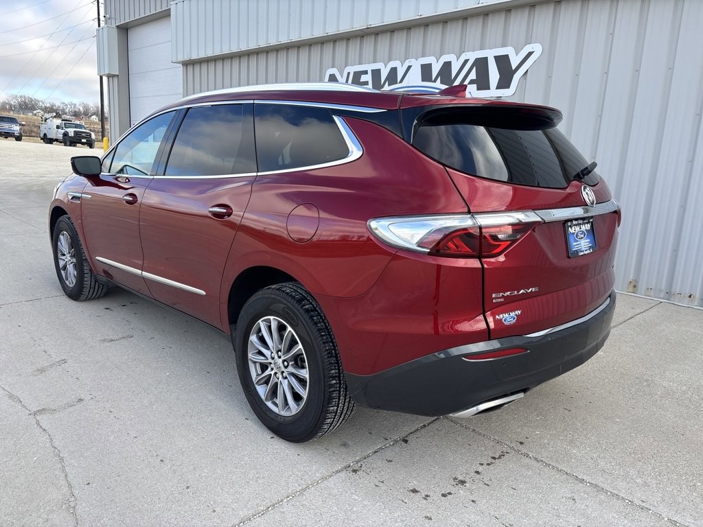 Used 2024 Buick Enclave Premium image 7