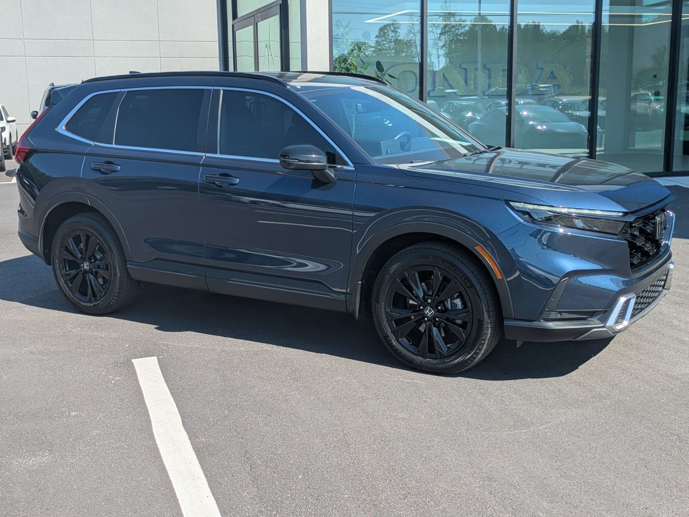 Used 2024 Honda CR-V Sport Touring image 2