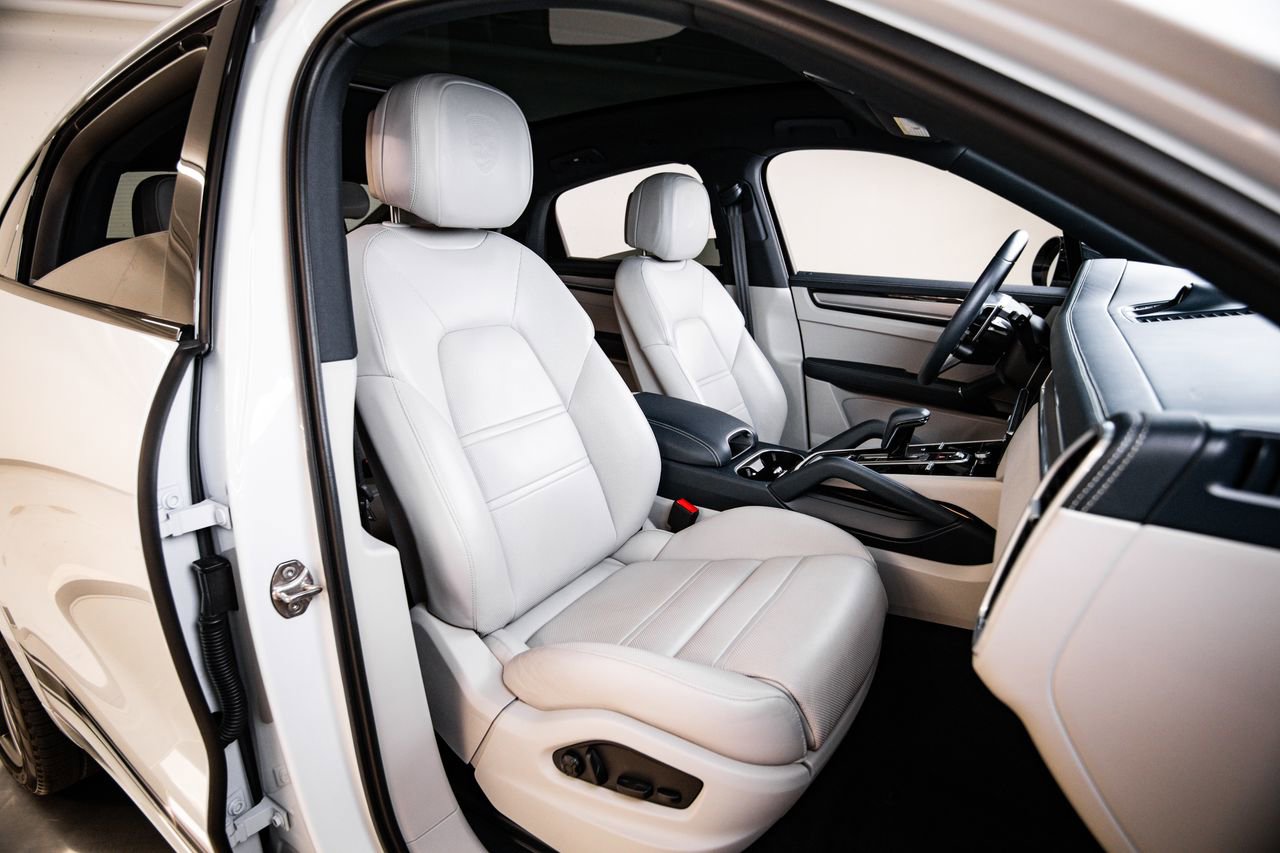 Certified 2023 Porsche Cayenne Platinum Edition AWD/4WD image 29