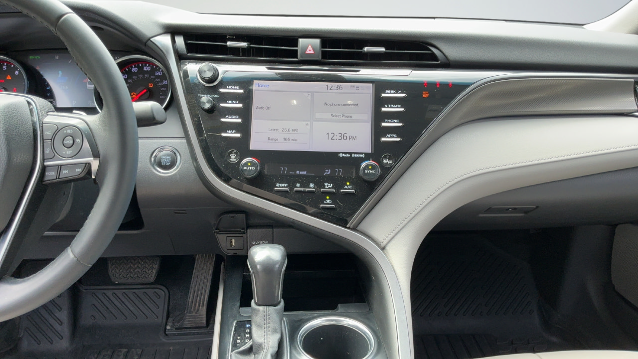 Used 2020 Toyota Camry XSE FWD image 8