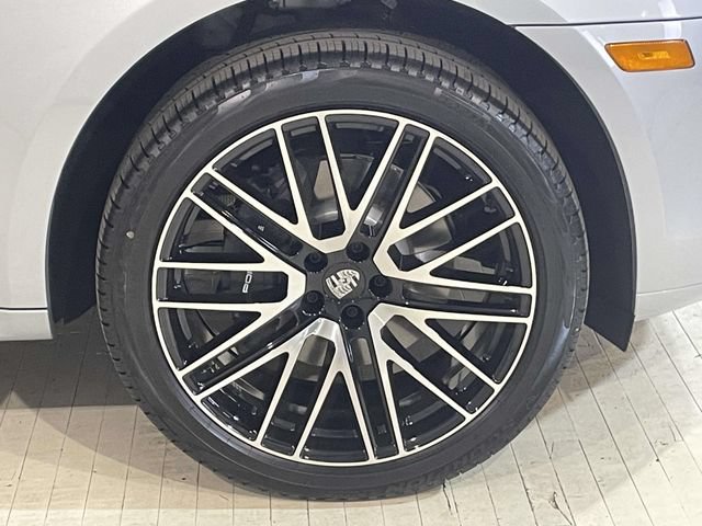 New 2026 Porsche Macan AWD/4WD image 16