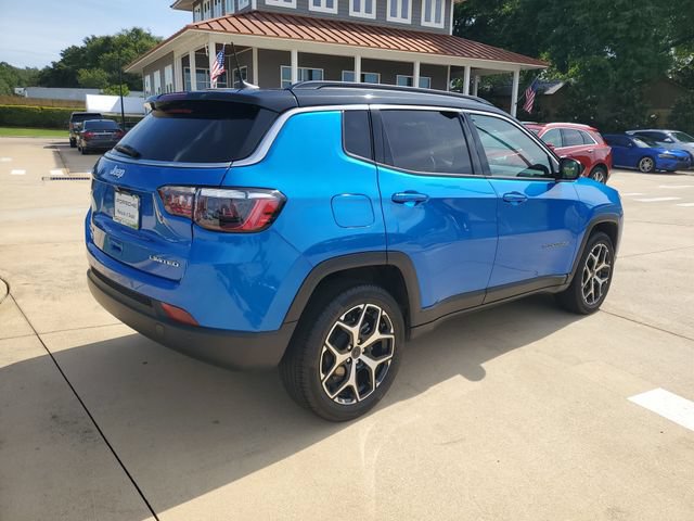 Used 2025 Jeep Compass Limited AWD/4WD image 10