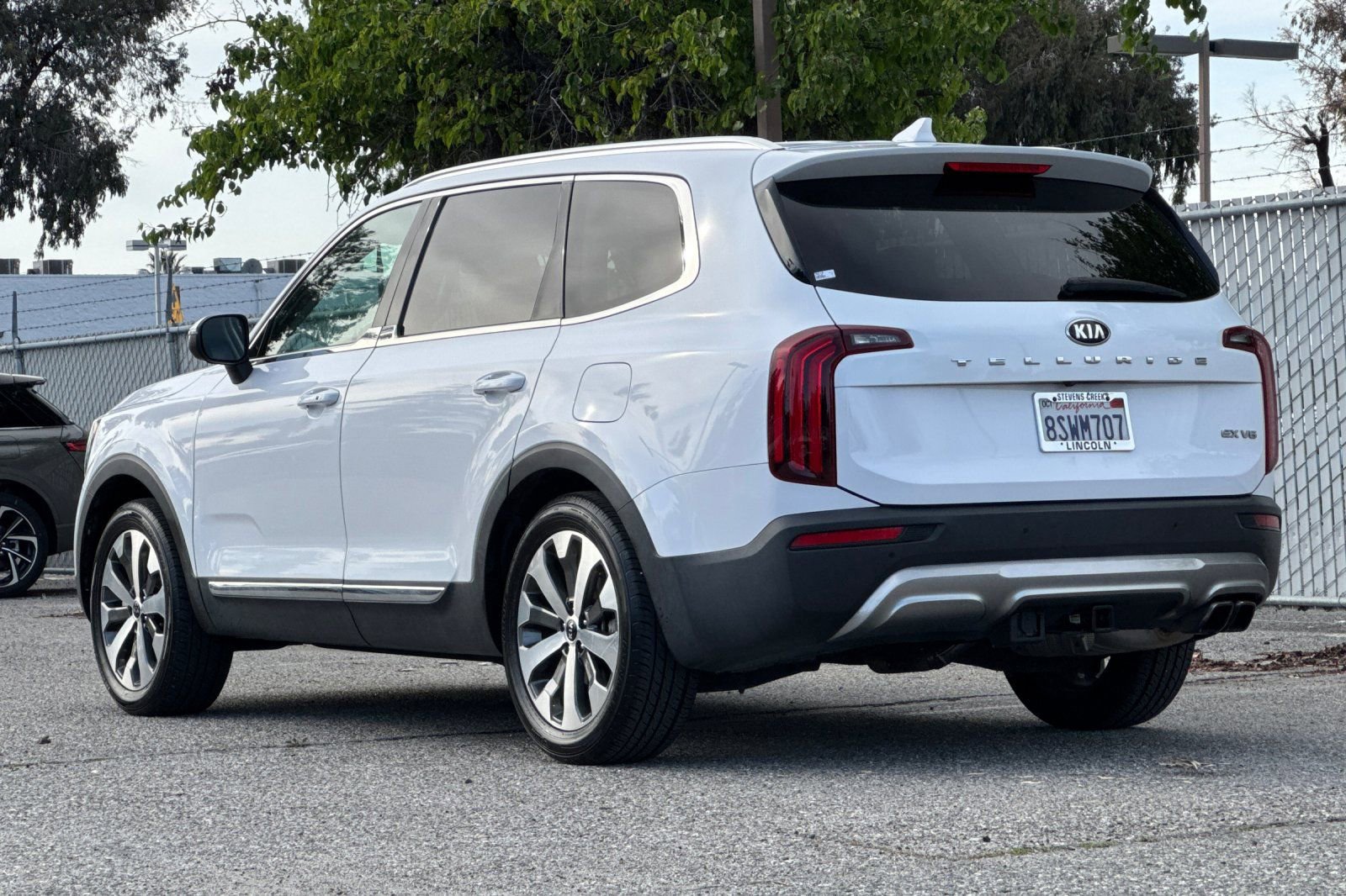 Used 2021 Kia Telluride EX w/ EX Premium Package image 6