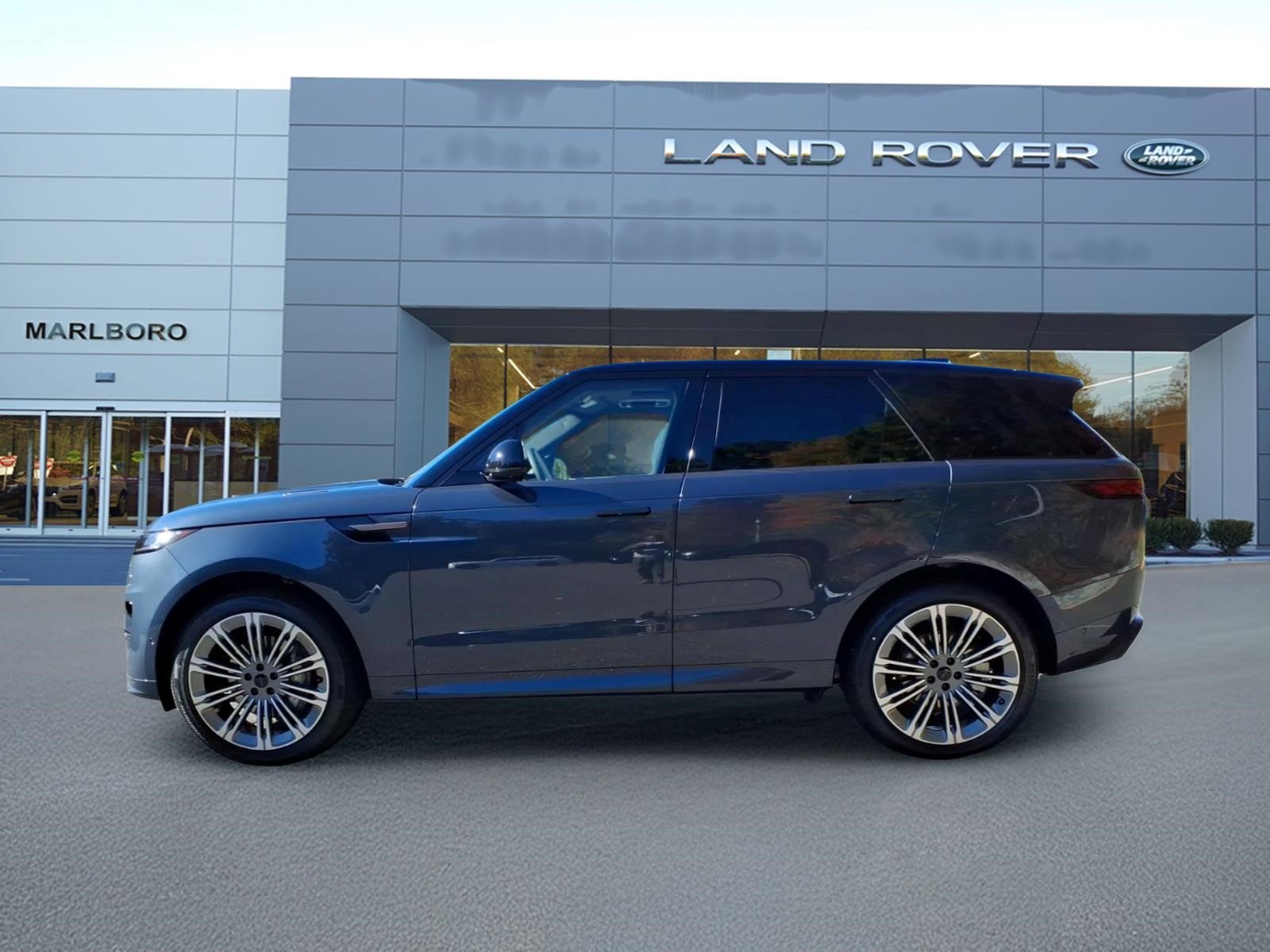 New 2027 Land Rover Range Rover Sport Dynamic SE AWD/4WD image 6