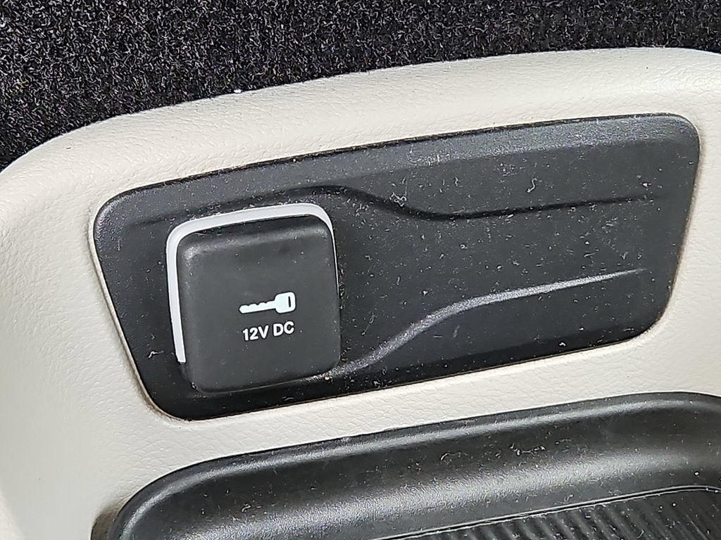 Used 2023 Chrysler Voyager LX FWD image 25